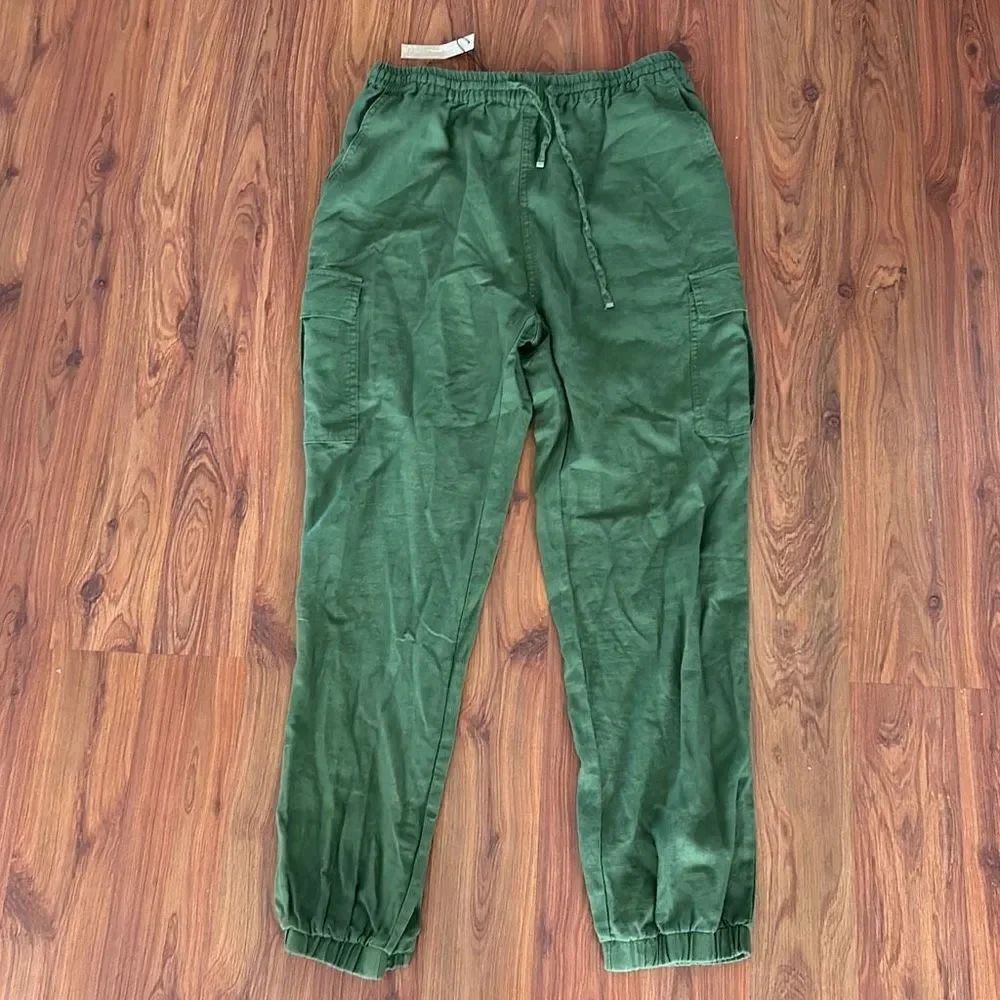NWT Love tree olive green cargo linen pants size L